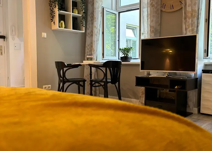 Urban-elegance Silent-garden Appartement